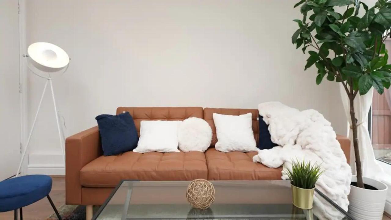Spacious Family Home With Games Room & Garden London Exteriör bild